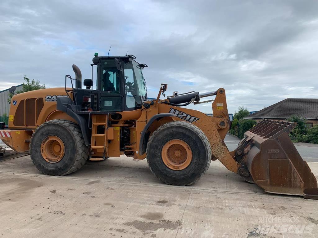 CASE 1121 F Pale gommate