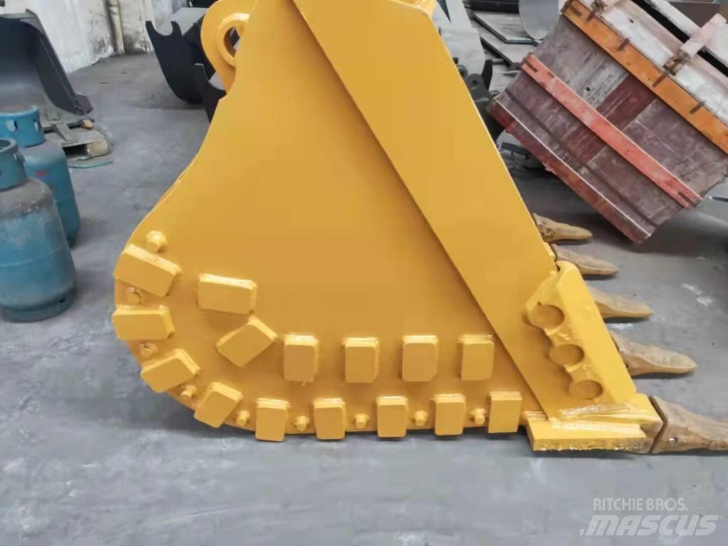 Komatsu PC210 Benne