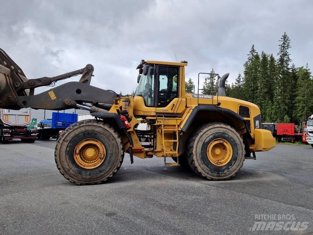 Volvo L 220 G Pale gommate