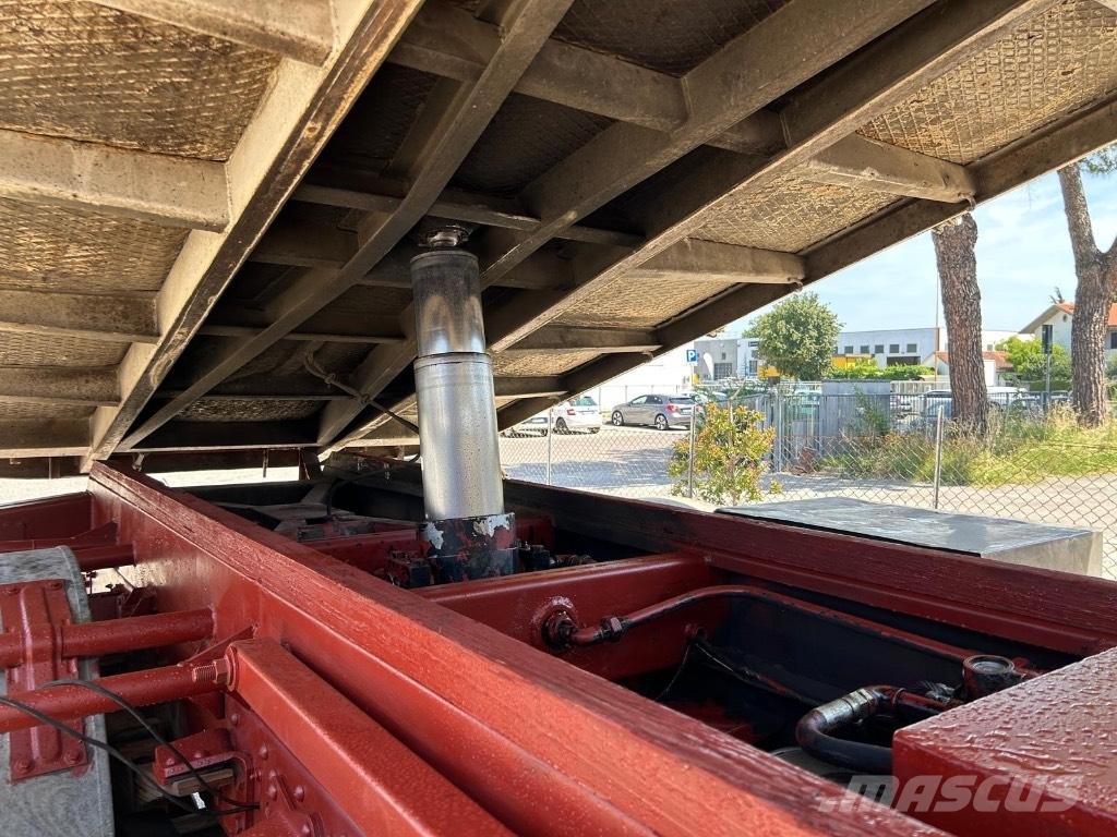Iveco 120E18K Camion con sponde ribaltabili