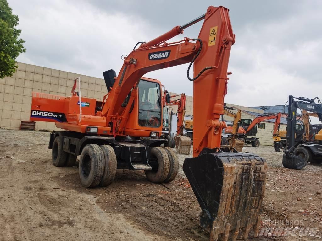 Doosan DH 150 W-7 Escavatori gommati