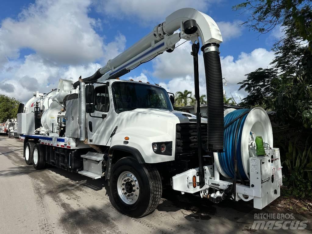 Freightliner 114 SD Camion autospurgo