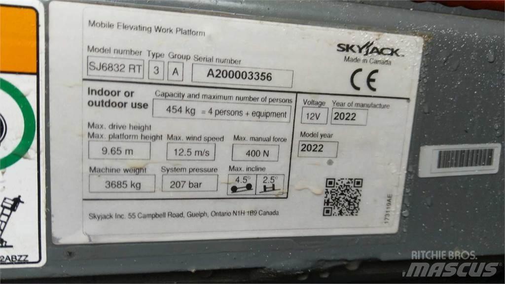 SkyJack 6832RT Piattaforme a pantografo