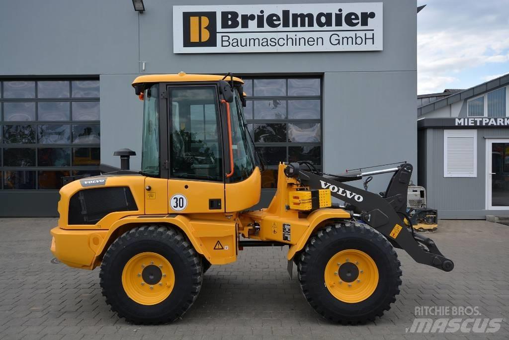 Volvo L30HS Pale gommate