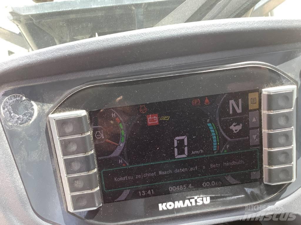 Komatsu WA100M-8 Pale gommate