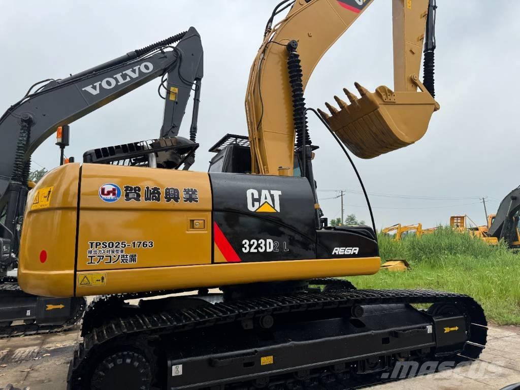 CAT 323D2 Escavatori cingolati