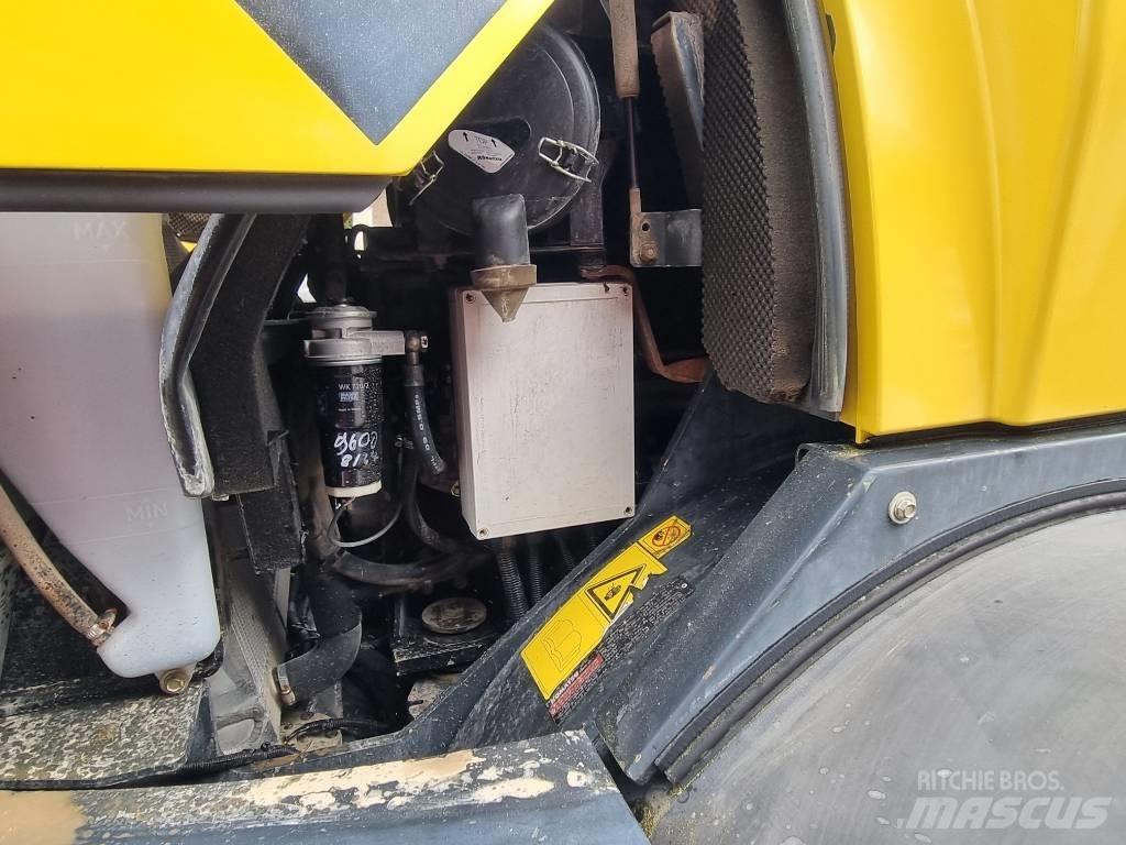 Komatsu WA 80-5 Pale gommate
