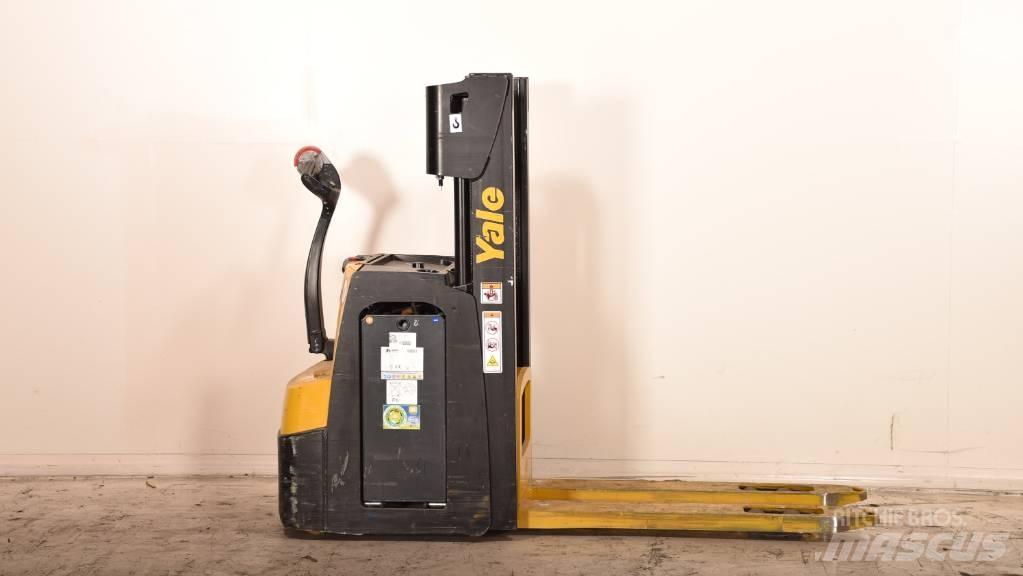 Yale MS 14 AC Transpallet uomo a terra