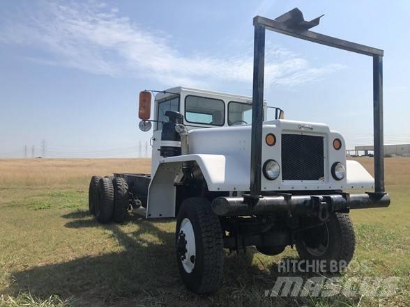 Diamond T M13 Autocabinati