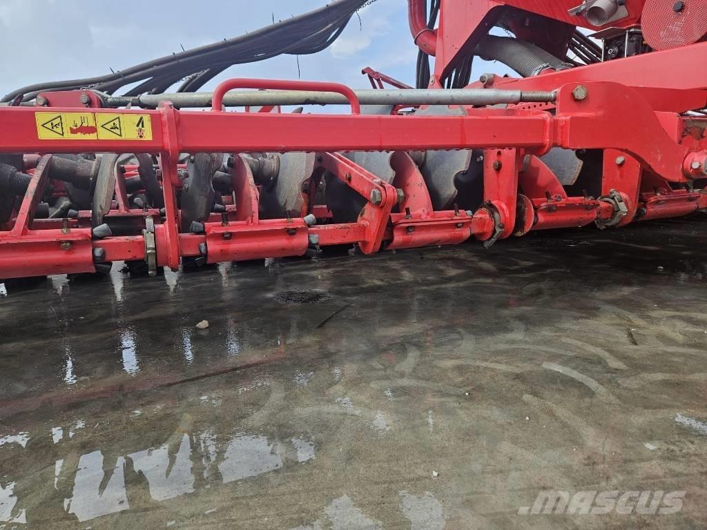 Horsch Pronto 8 DC Perforatrici