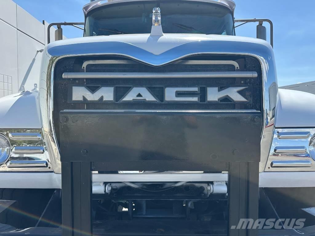 Mack CV 713 Motrici scarrabili
