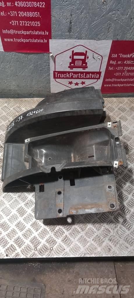 Scania 94 D.   1324600 Cabine e interni