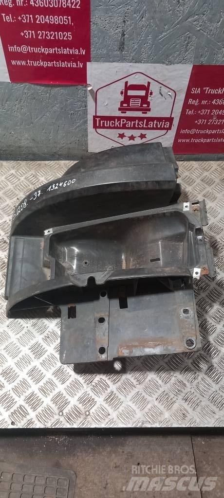 Scania 94 D.   1324600 Cabine e interni