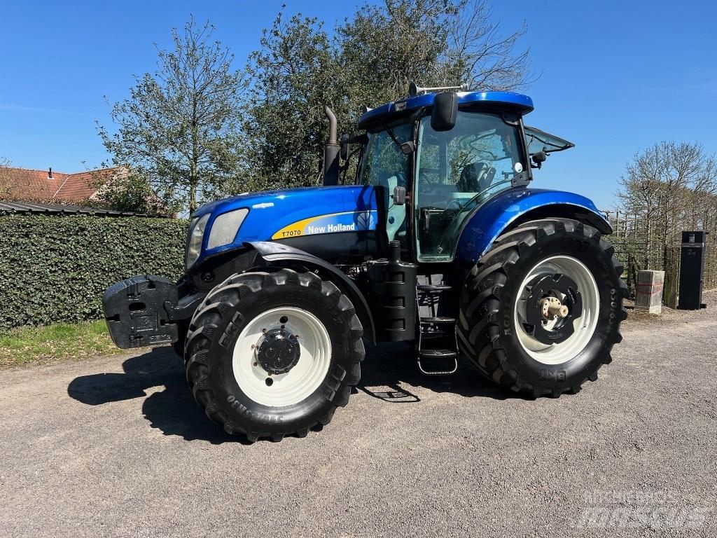 New Holland T 7070 Trattori