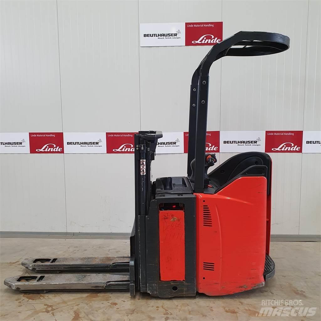 Linde D12SP Transpallet uomo a terra