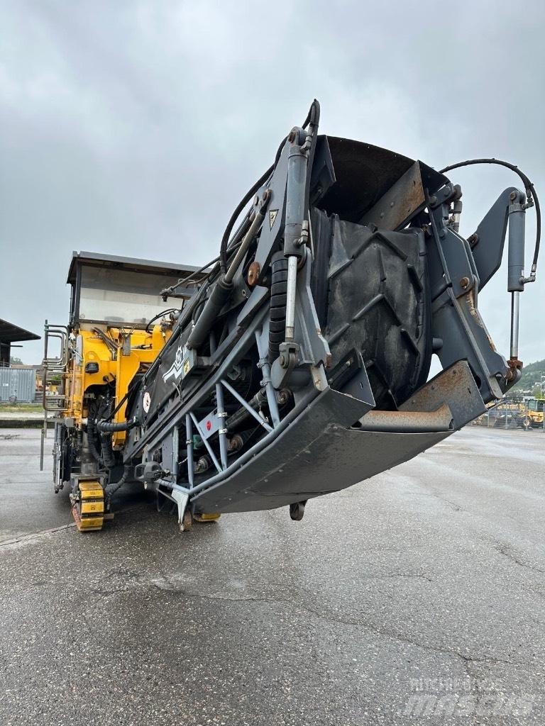 Wirtgen W 1900 Fresa a freddo per asfalto
