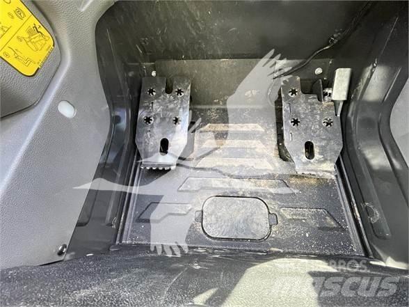 Bobcat T66 Mini Pale Gommate