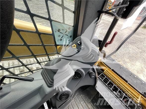 CAT 289D3 Mini Pale Gommate