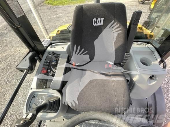 CAT 906M Pale gommate