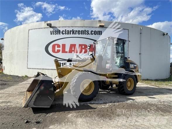 CAT 908M Pale gommate