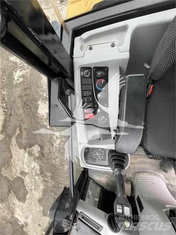 CAT 908M Pale gommate