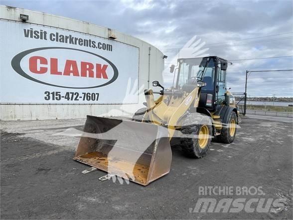 CAT 908M Pale gommate