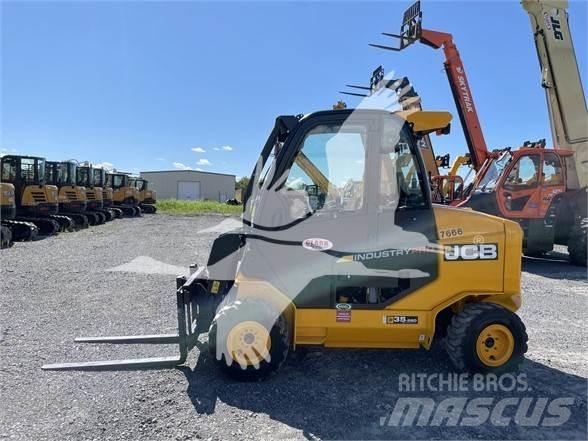 JCB 35 Sollevatori telescopici