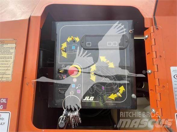 JLG 800S Piattaforme a braccio telescopico
