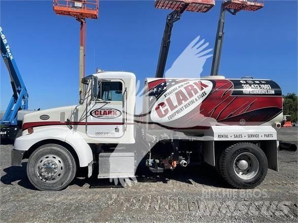 Peterbilt 330 Autocisterne