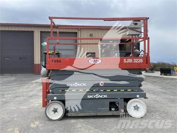 SkyJack SJ3226 Piattaforme a pantografo