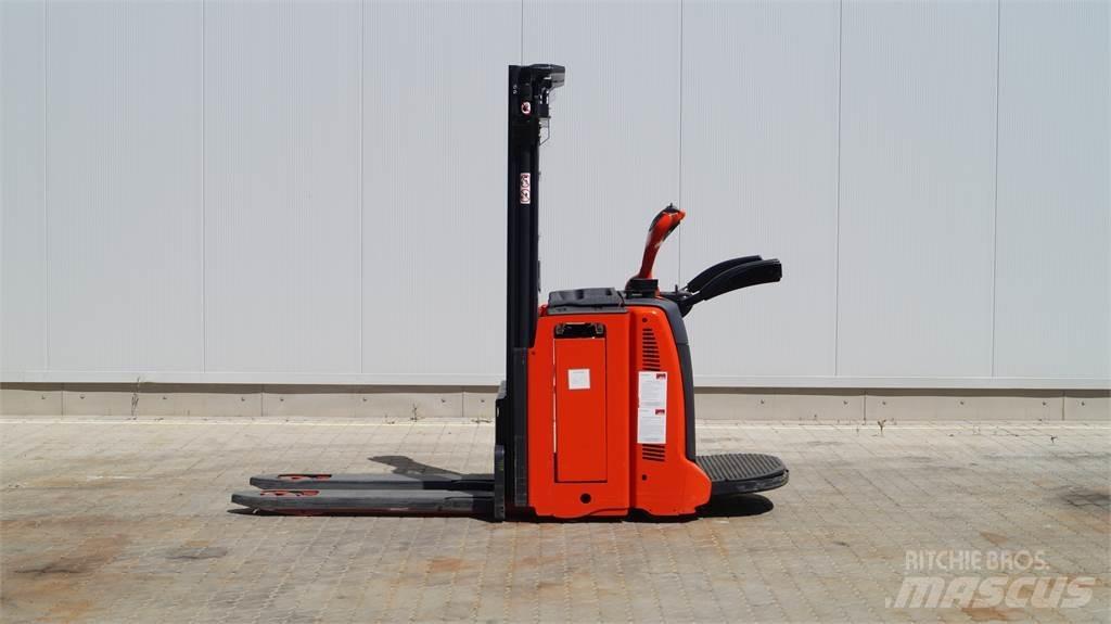 Linde D12AP Transpallet uomo a terra