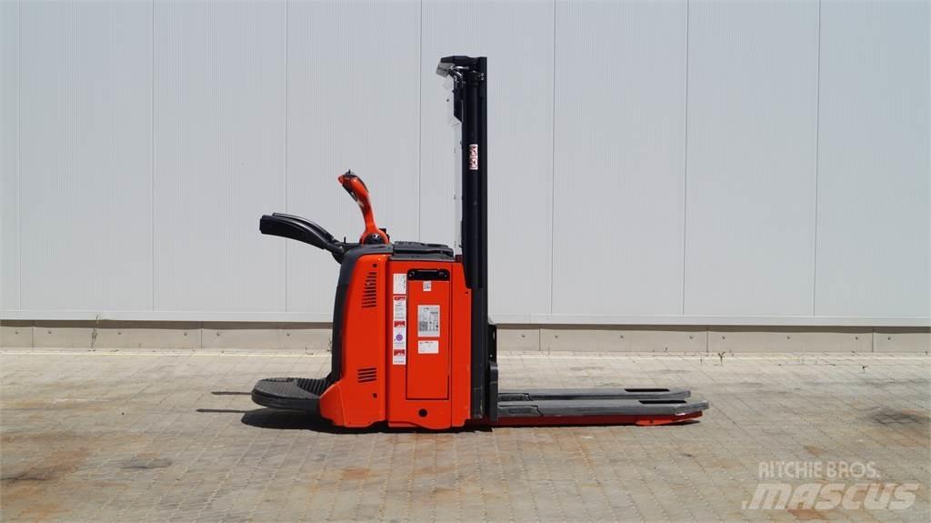 Linde D12AP Transpallet uomo a terra