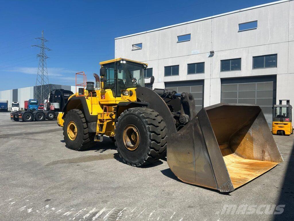 Volvo L250G Pale gommate