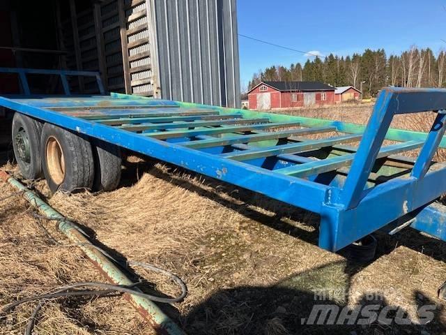  PAALIKÄRRY Rimorchi per balle