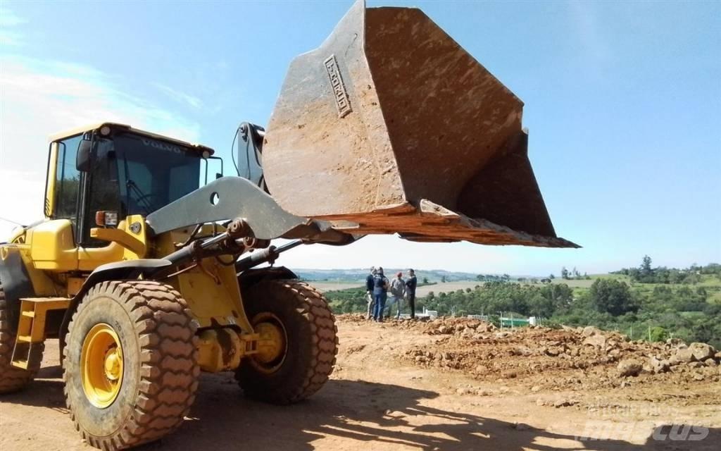 Volvo L 90 F Pale gommate