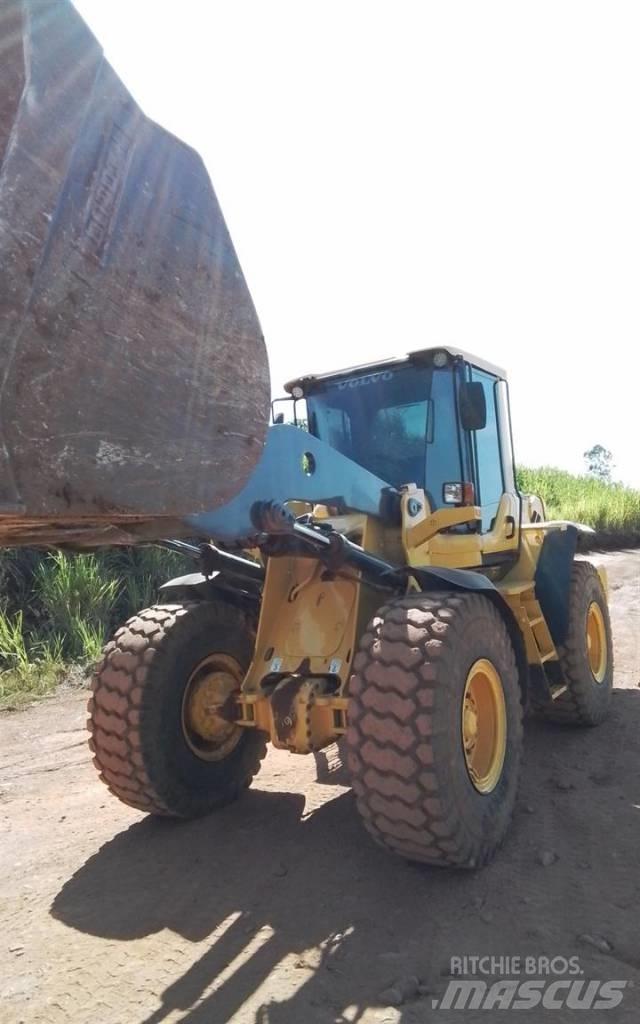 Volvo L 90 F Pale gommate