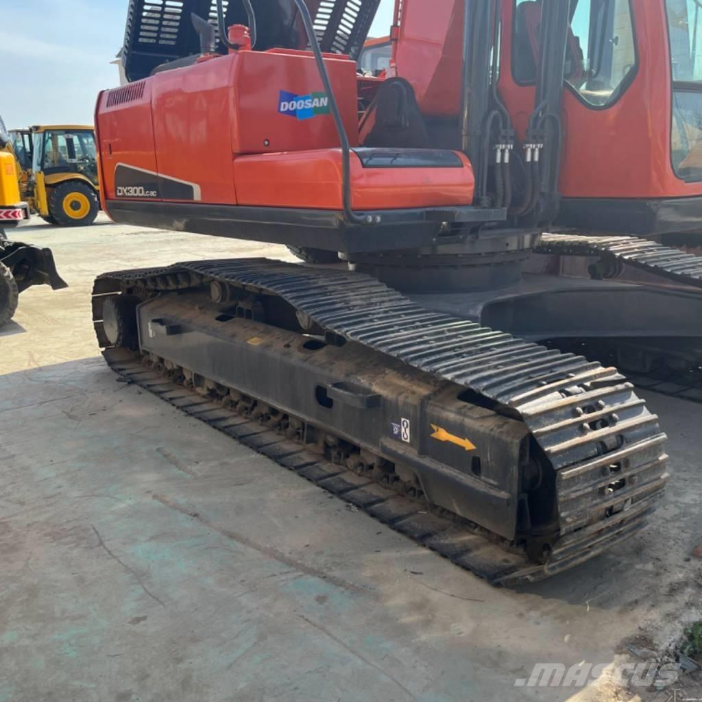 Doosan DX 300 Escavatori cingolati