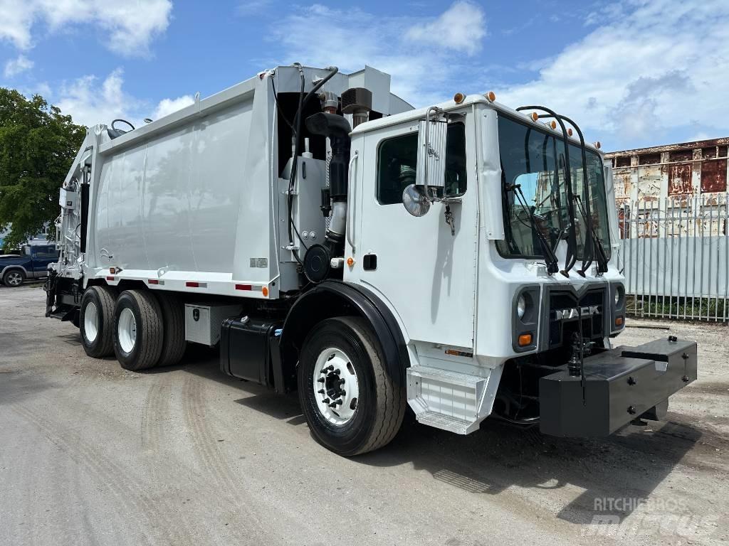 Mack MRU 613 Camion dei rifiuti