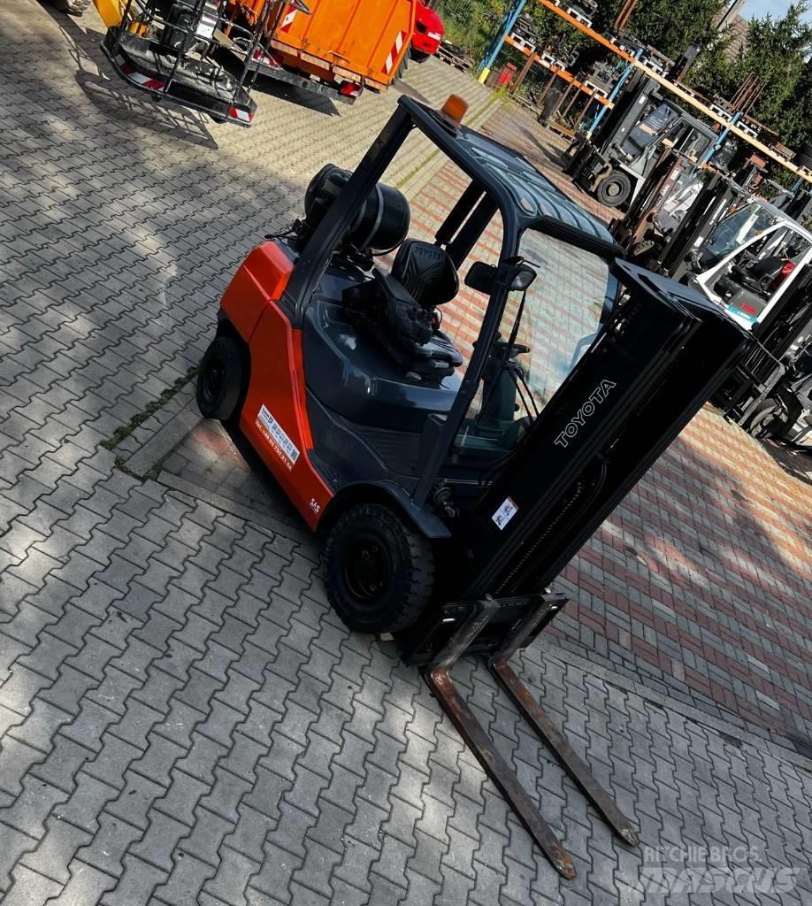 Toyota 02-8 FG F 25 Carrelli elevatori GPL