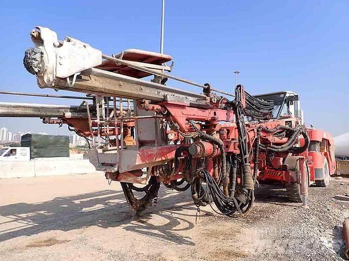 Sandvik DT821 C Perforatrici di superficie