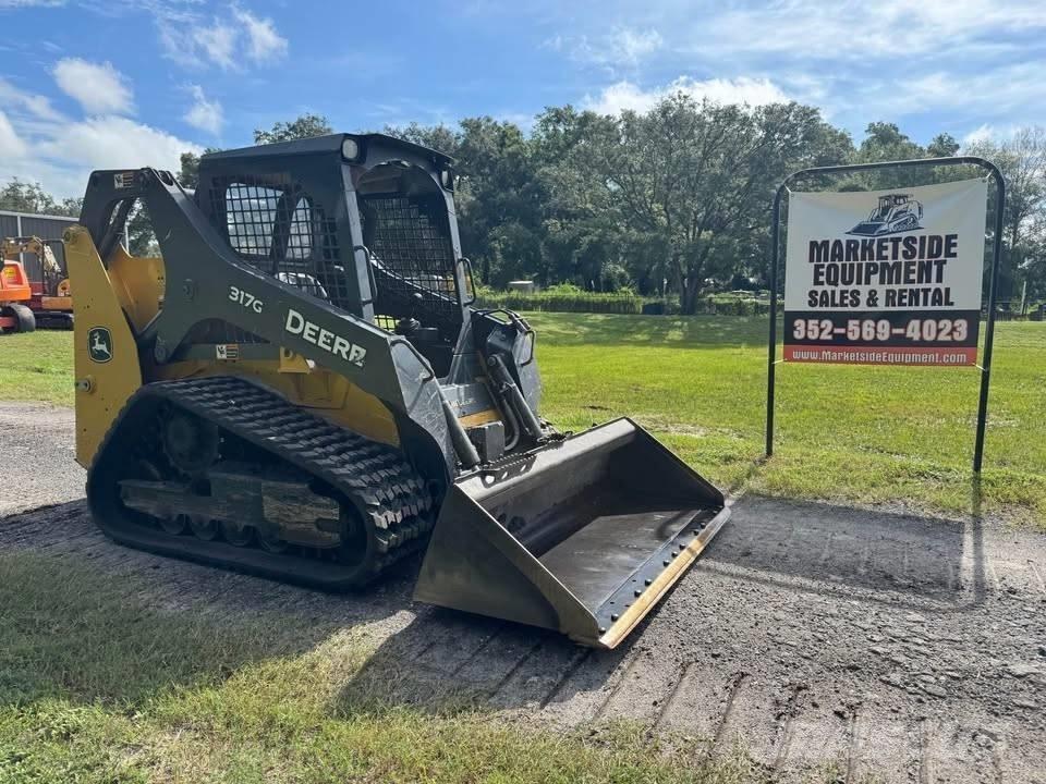 John Deere 317G Mini Pale Gommate