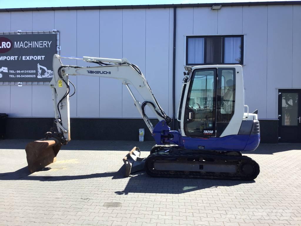 Takeuchi TB 250 Miniescavatori
