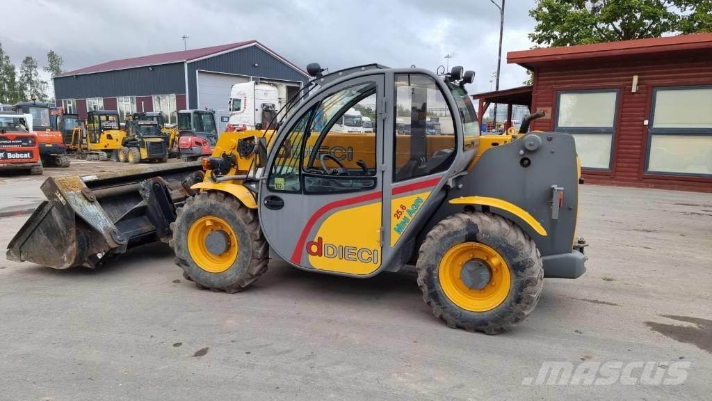 Dieci Mini Agri 25.6 Sollevatori telescopici