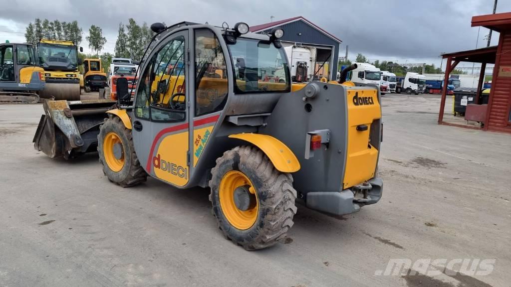 Dieci Mini Agri 25.6 Sollevatori telescopici