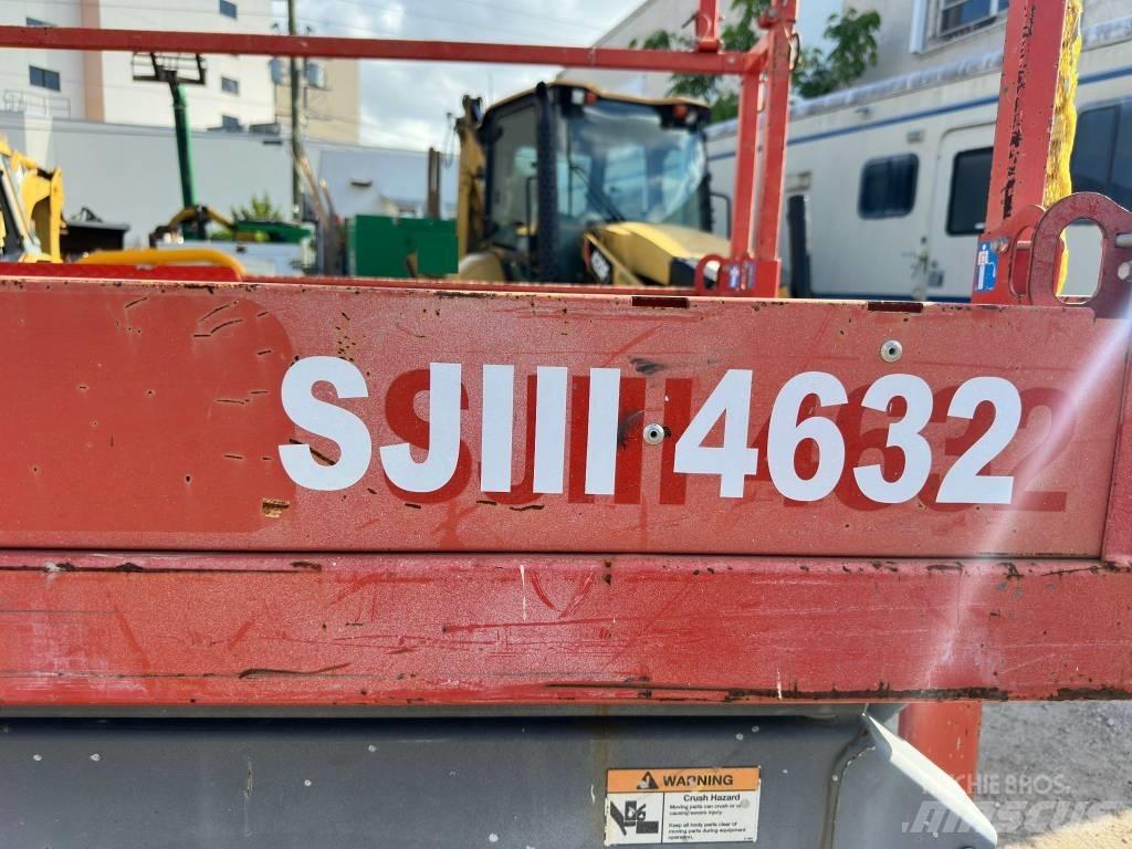 JLG 32 Lift Piattaforme a pantografo