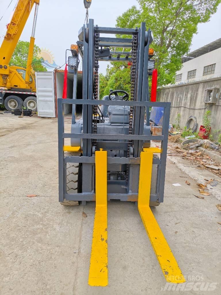 Komatsu FD 30 T-17 Carrelli elevatori diesel