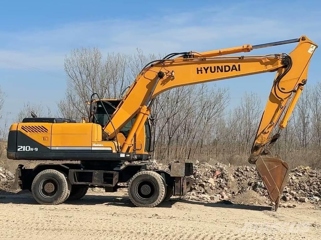 Hyundai R210W-9 Escavatori gommati