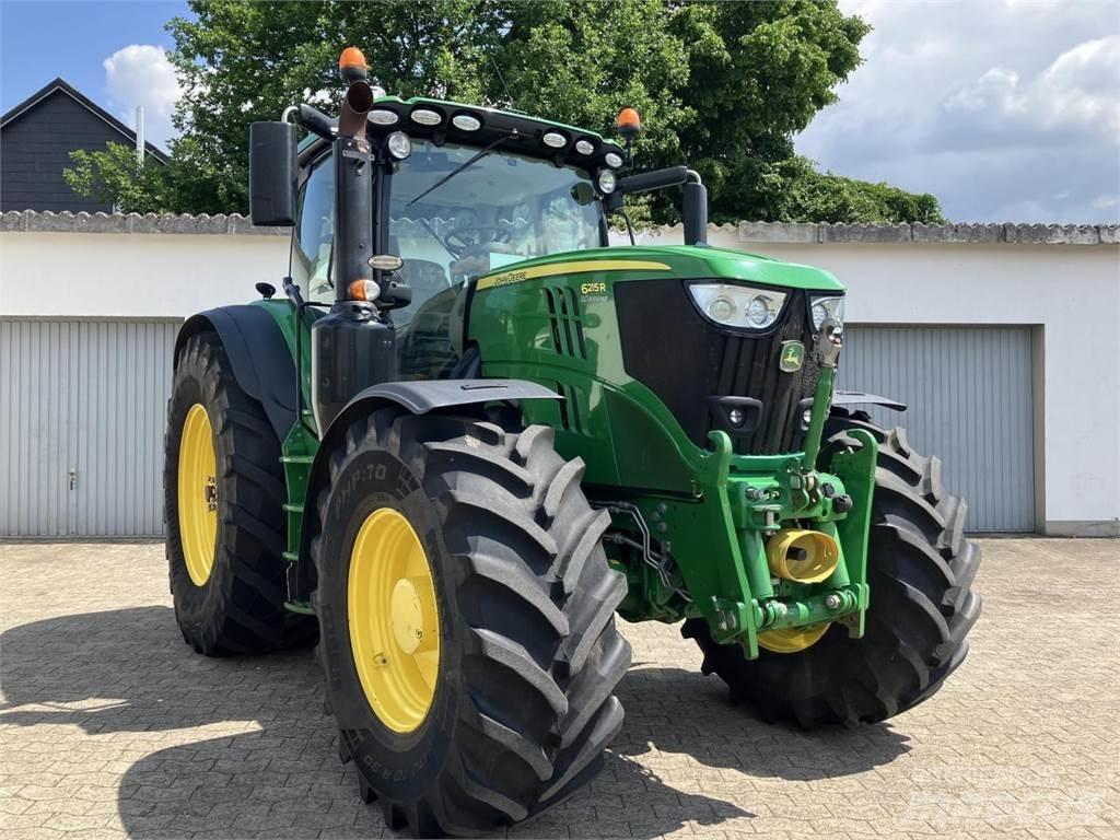 John Deere 6215R Trattori