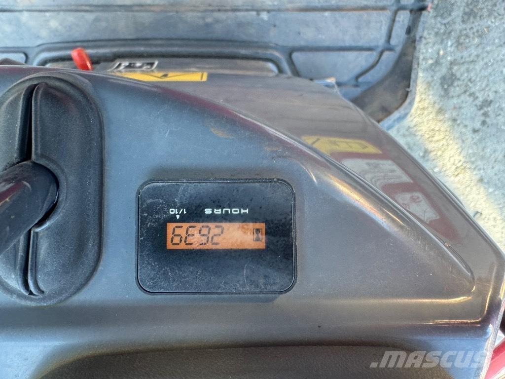 Yanmar SV08 (1E826) Miniescavatori