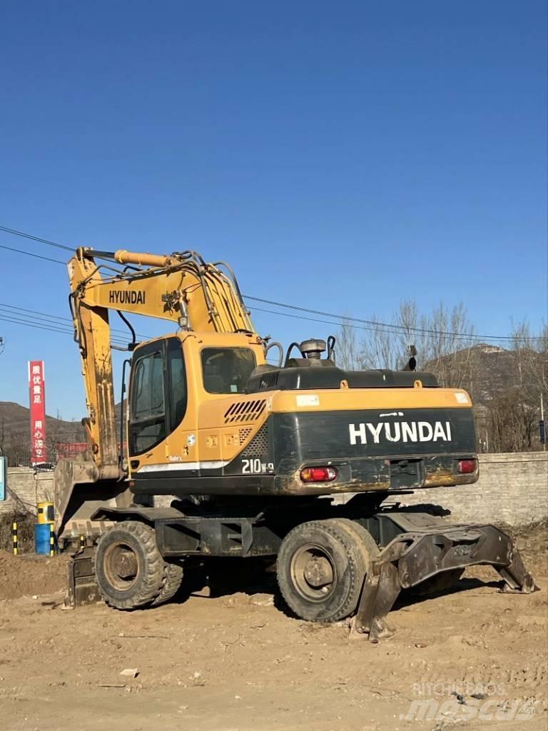 Hyundai R210W-9 Escavatori gommati